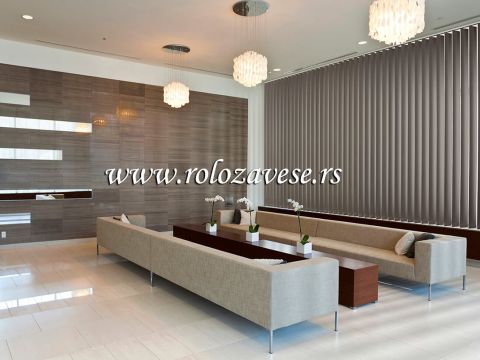 Svaki hotel može da ulepša svoj izgled prozora kvalitetnim modelom trakastih zavesa.