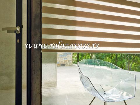 Ukoliko vam je lakše možete poručiti sve naše modele zabra zavesa na daljinsko podizanje i spuštanje.