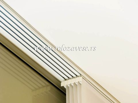 Naši mehanizmi panel zavesa su od aluminijuma koji je veoma kvalitetan i lak za korišćenje.