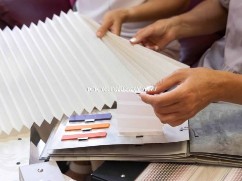 Sve uzorke platna možete pogledati na licu mesta i odrediti tačan model koji vam se dopada.