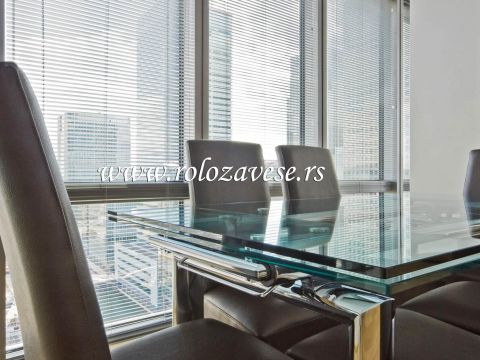 Venecijaneri za kancelarije mogu biti veoma efikasno i moderno rešenje za stvaranje poslovnog ambijenta.