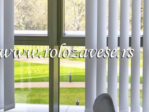 Postoji model trakastih zavese od 127 milimetara koji spada u kategoriji širokih traka.