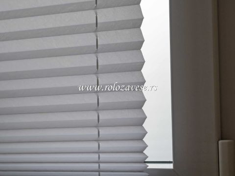 Sive boje plise platna spadaju među najtraženijim bojama.