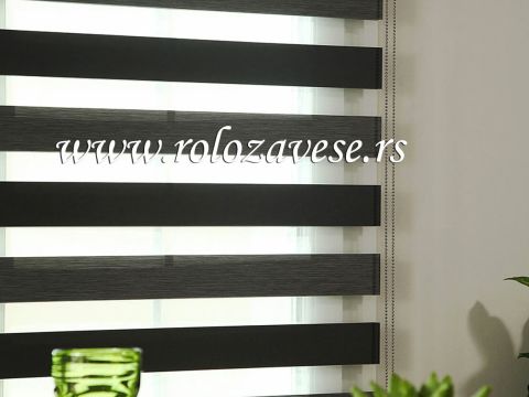 Crno sive zebra zavese su posebna platna koja prostoru daju intimnost i diskretnost.